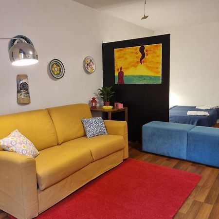 La Casa Di Domi Apartment Napoli Bagian luar foto